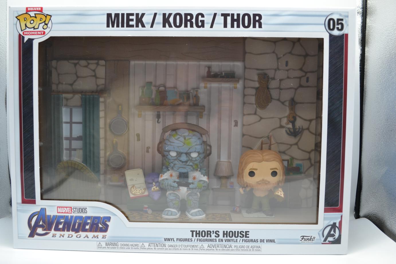 Avengers Endgame Thor's House Pop! Moment Deluxe